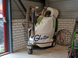 Straatzuigmachine, Glutton, 2411Electric, 2011