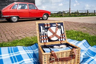 Toertocht in een klassieke auto voor 2 personen, Inclusief gevulde pic