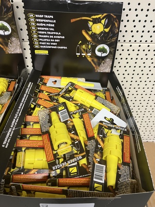 Ca. 18x Dozen wespenvallen a 36×3 per doos inhoud