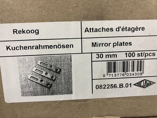 Ca. 18x  Doosjes rekogen 30 mm