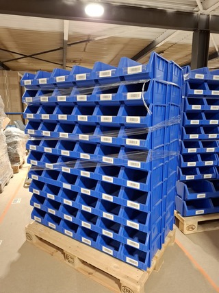 Ca. 120x Magazijnbak