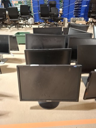 6x Diverse monitor o.a. Samsung, HP, Dell