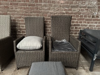 2x Tuinstoel verstelbaar met 1x tafel