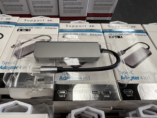 53x Adapter USB-C (26x 4-in-1, 27x 3-in-1)