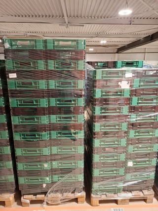 Ca. 136x Kunststof krat