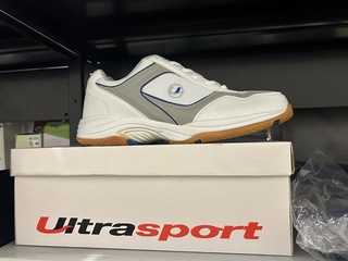 7x Diverse kleding en schoenen W.o. ultrasport, berydale
