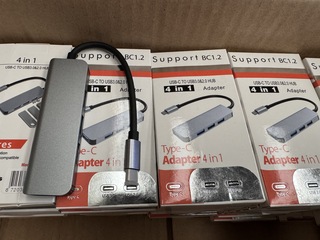 64x 4-in-1 adapter USB-C
