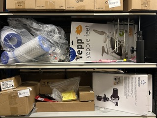 2x Inhoud stellingvak w.o. tablethouder, fietsaccessoires W.o. yepp, r