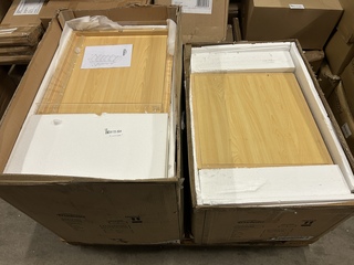 2x Winkeldisplay Trudeau