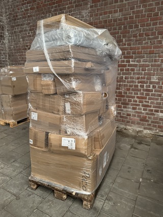 Mix pallet met 37 stuks design verlichting Paco Home – verkrijgbaar op