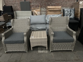 2x Tuinstoel verstelbaar met 1x tafel