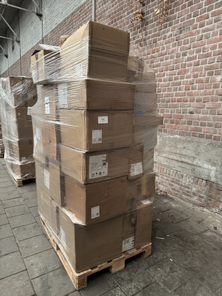 Mix pallet met 32 stuks design verlichting Paco Home – verkrijgbaar op