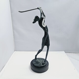 Bronzen figurine vrouwelijke golfer