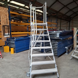 Bordestrap Krause, 7 treeds met bordes