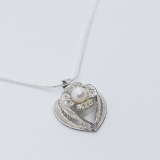 Zilveren collier met zoetwaterparel