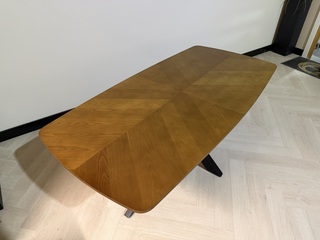 Eettafel – Deens Ovaal – Visgraat Bruin – 200 cm – Nieuw Onderstel Ric