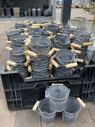 Ca. 300x Decoratieve zinken emmertjes