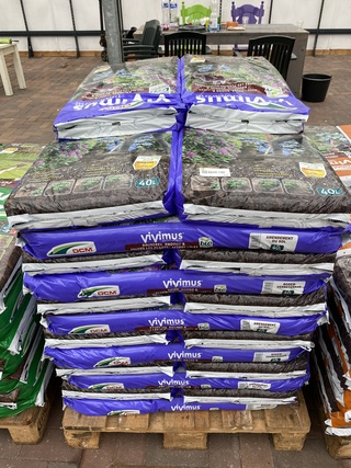 Ca. 38x Zakken Vivimus zoutminnende bodemverbeteraar