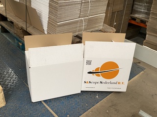 Pallet ca. 540 verzenddozen 34x23x27cm, wit