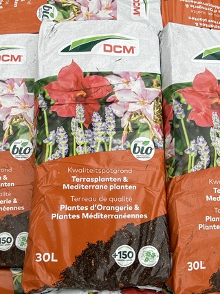 Ca. 21x Zakken terras en mediterrane planten potgrond