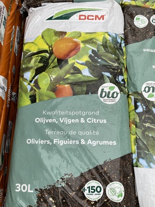 Ca. 22x Zakken olijven, vijgen en Citrus potgrond