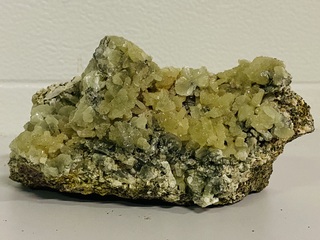 Prehniet ruw brok, groen