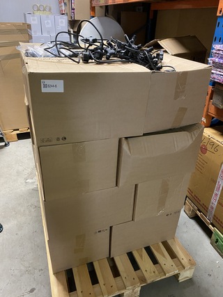 Partij professionele lichtnetten op pallet