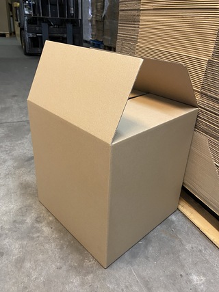 Ca. 260x Grote verzenddozen 41x39x43cm, bruin