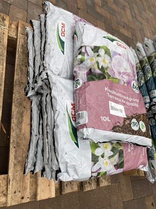 Ca. 11x Zakken Orchideeën potgrond
