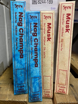 Ca. 200x Pakjes diverse soorten wierrook