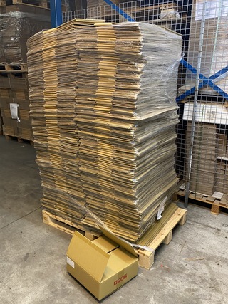 Ca. 200x Verzenddozen 38x37x14cm dubbelgolf, bruin