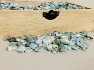 1000 Gram Larimar trommelsteen, blauw