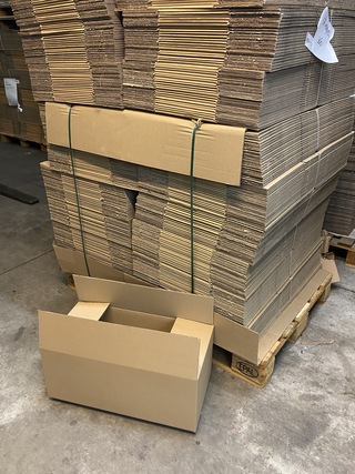 Ca. 240x Verzenddozen 58x29x24cm, bruin