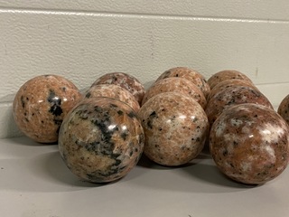 Ca. 10x Calciet roze bollen