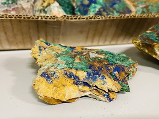 Ca. 15x Azuriet / Malachiet brokjes