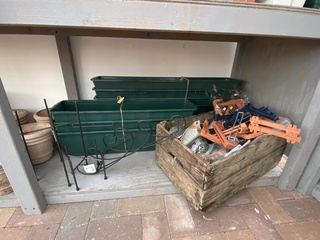 Partij diverse bloempotten