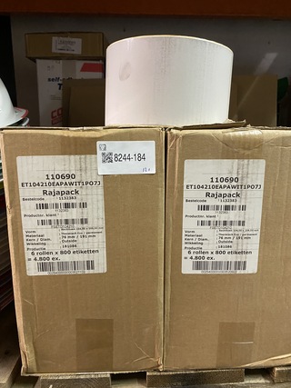Ca. 12x Rollen a 800 DHL verzendetiketten