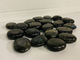 Ca. 20x Labradoriet handsteen XL