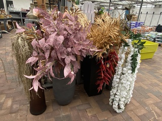 Partij diverse kunstbloemen