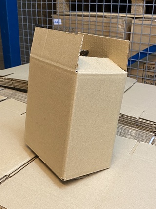 Pallet met ruim 1100 verzenddozen 17x11x18cm, bruin