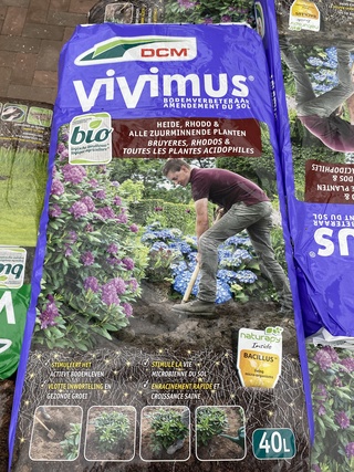 Ca. 38x Zakken Vivimus zoutminnende bodemverbeteraar