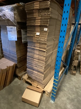 Ca. 300x Verzenddozen 35x33x8cm, bruin