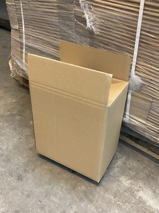 Ca. 320x Verzenddozen 265x85x290mm dubbelgolf, bruin