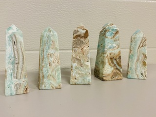 5x Blue Caribbean Calciet obelisk 4-zijdig