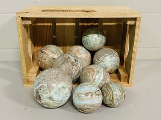 9x Blue Caribbean Calcite bollen