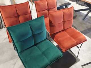 Ca. 17x Stoelen – diverse modellen & kleuren, Labelwise, 2024