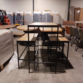 Bartafel met 2x kruk en bankje