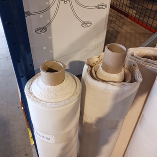 Ca. 11x Rol zware canvas bekledingsstof