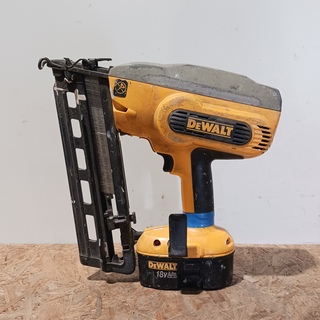 Accutacker en bouwradio , De Walt, tacker type dc 68