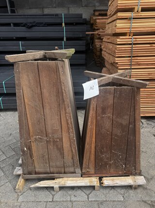 2x Bloembakken hardhout | Sommige licht vergrijsd